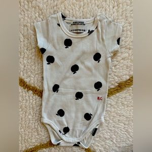 Bobo Choses Iconic collection poma all over white body.